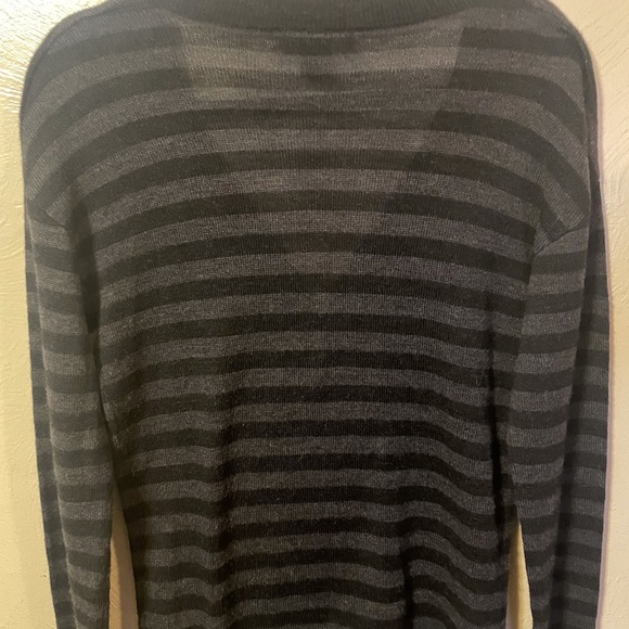 Banana Republic Extra Fine Italian Merino Black and Gray V-Neck sweater - Picture 2 of 8